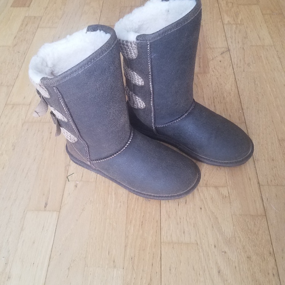Bearpaws size 9